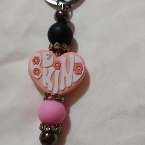 Be kind handmade Keychain - Picture 3 of 3